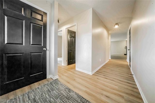 122 Haydens Arbor, Elyria, OH 44035
