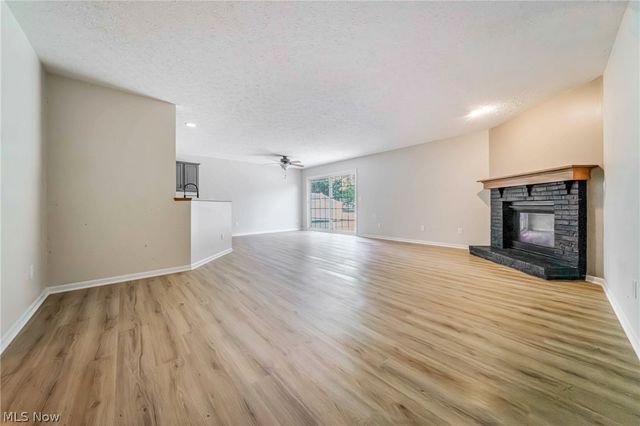 122 Haydens Arbor, Elyria, OH 44035