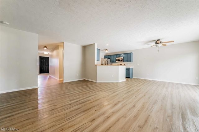122 Haydens Arbor, Elyria, OH 44035