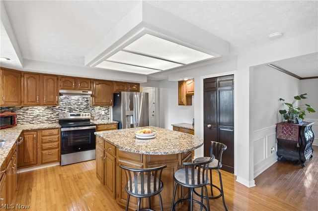 33541 Seneca Drive, Solon, OH 44139