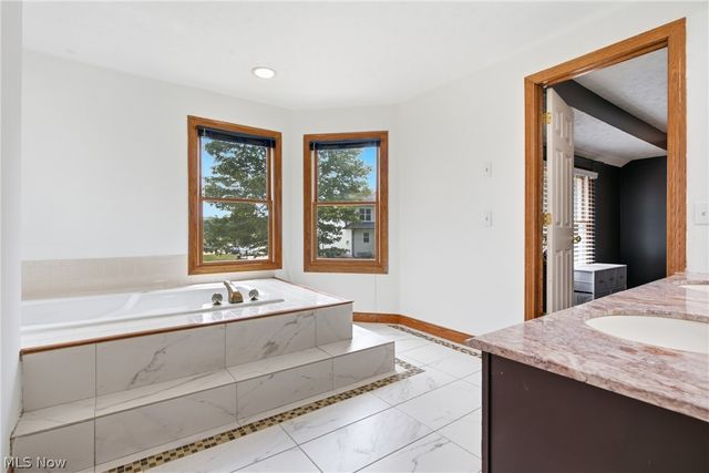 33541 Seneca Drive, Solon, OH 44139
