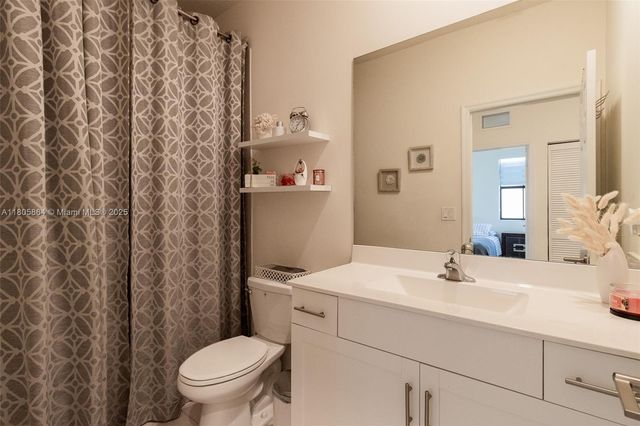 10966 W 33rd Way, Hialeah, FL 33018