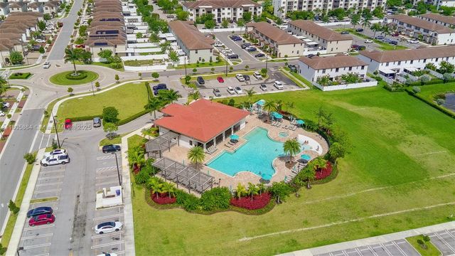 10966 W 33rd Way, Hialeah, FL 33018