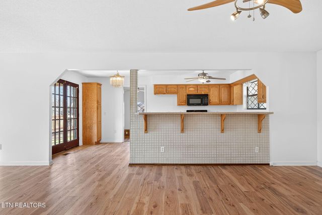 1016 Hickory Hill Drive, Jamestown, TN 38556