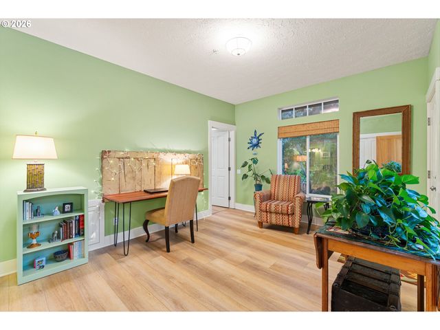 1444 Se LARCH Way, Gresham, OR 97080