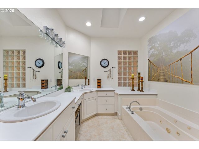 1444 Se LARCH Way, Gresham, OR 97080