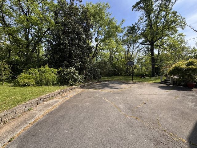 100 Bellevue Dr, W, Nashville, TN 37205