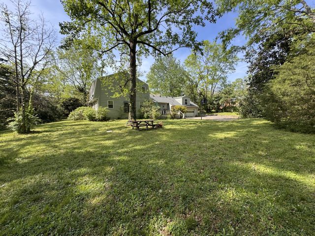 100 Bellevue Dr, W, Nashville, TN 37205