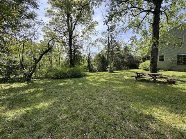 100 Bellevue Dr, W, Nashville, TN 37205