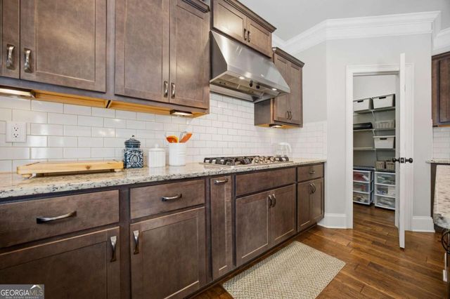 589 Warrenton Run Drive, Sugar Hill, GA 30518