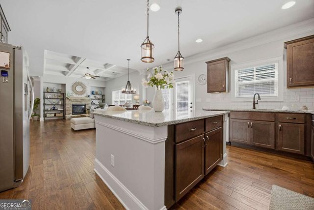 589 Warrenton Run Drive, Sugar Hill, GA 30518