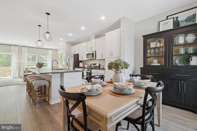 42 BASSWOOD ST, Berlin, NJ 08009