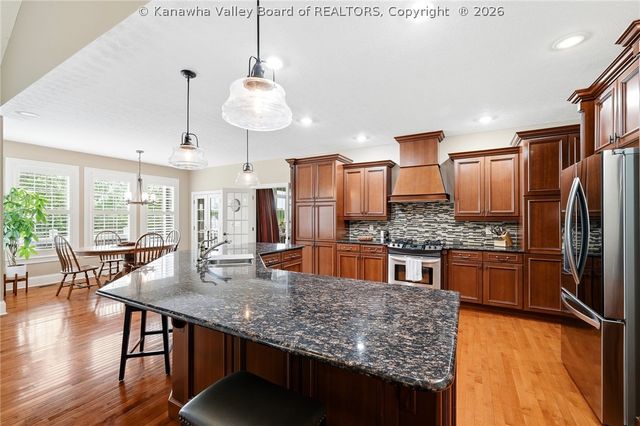 1024 Crestmont Road, Hurricane, WV 25526