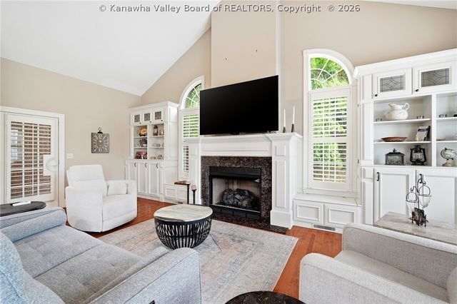 1024 Crestmont Road, Hurricane, WV 25526