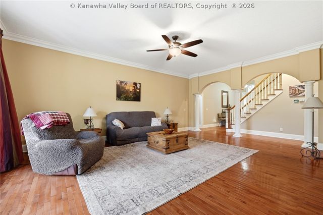 1024 Crestmont Road, Hurricane, WV 25526