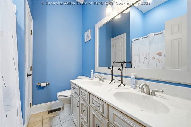 1024 Crestmont Road, Hurricane, WV 25526