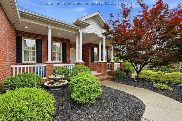1024 Crestmont Road, Hurricane, WV 25526