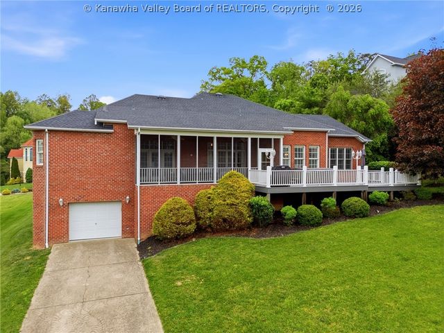 1024 Crestmont Road, Hurricane, WV 25526