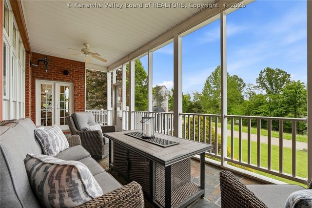 1024 Crestmont Road, Hurricane, WV 25526