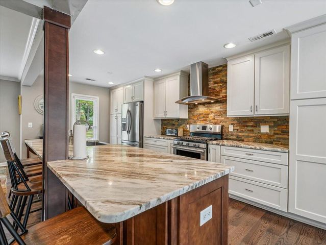5 Corsica Court, Hanahan, SC 29410