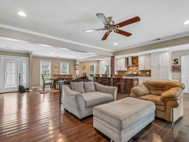 5 Corsica Court, Hanahan, SC 29410