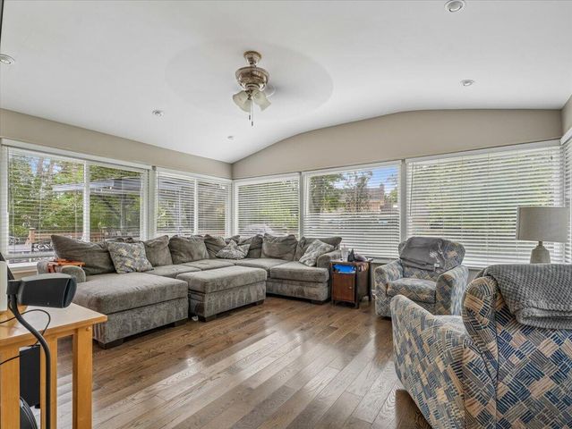 5 Corsica Court, Hanahan, SC 29410