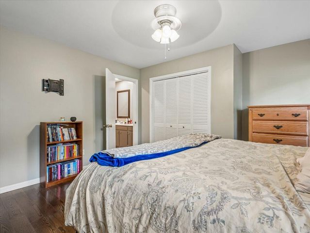 5 Corsica Court, Hanahan, SC 29410