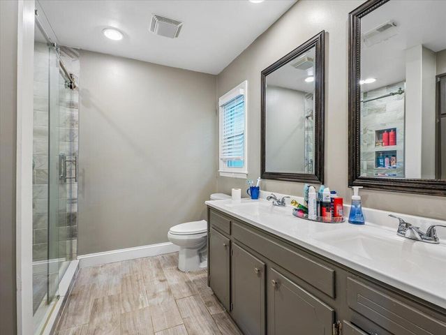 5 Corsica Court, Hanahan, SC 29410