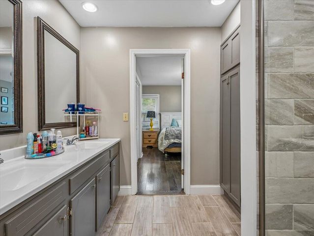5 Corsica Court, Hanahan, SC 29410