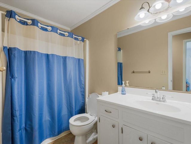 5 Corsica Court, Hanahan, SC 29410
