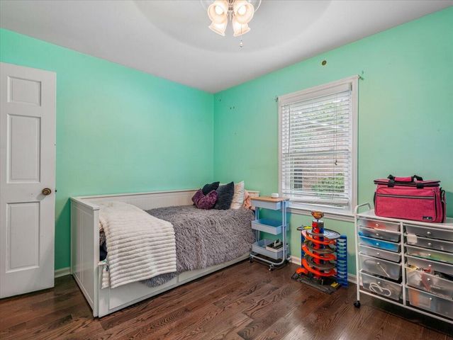 5 Corsica Court, Hanahan, SC 29410