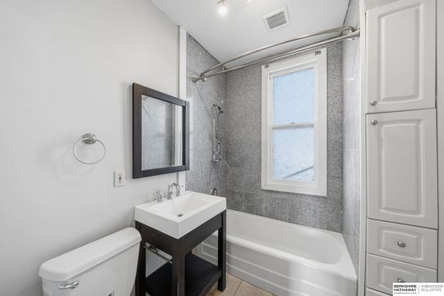 4904 Holdrege Street, Lincoln, NE 68504