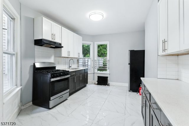 65 N Grove St, East Orange City, NJ 07017