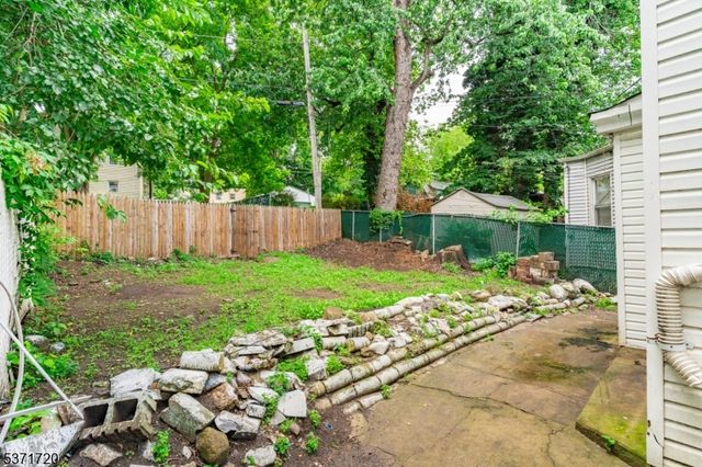65 N Grove St, East Orange City, NJ 07017
