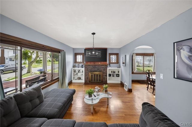 148 Winthrop Rd, Syracuse, NY 13206
