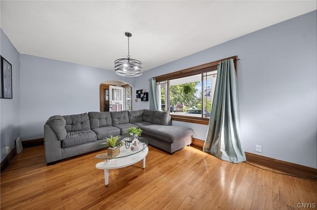148 Winthrop Rd, Syracuse, NY 13206
