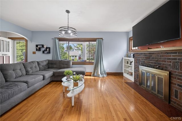 148 Winthrop Rd, Syracuse, NY 13206