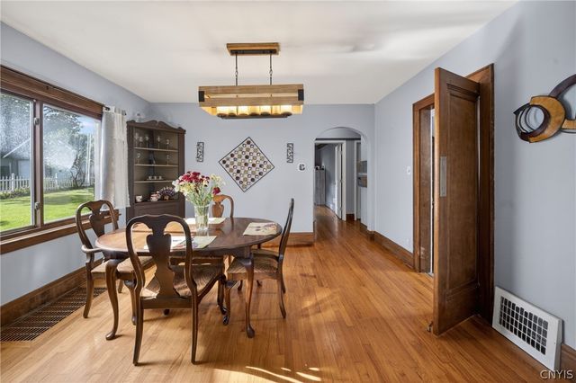 148 Winthrop Rd, Syracuse, NY 13206
