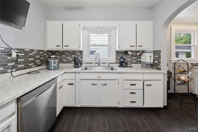 148 Winthrop Rd, Syracuse, NY 13206