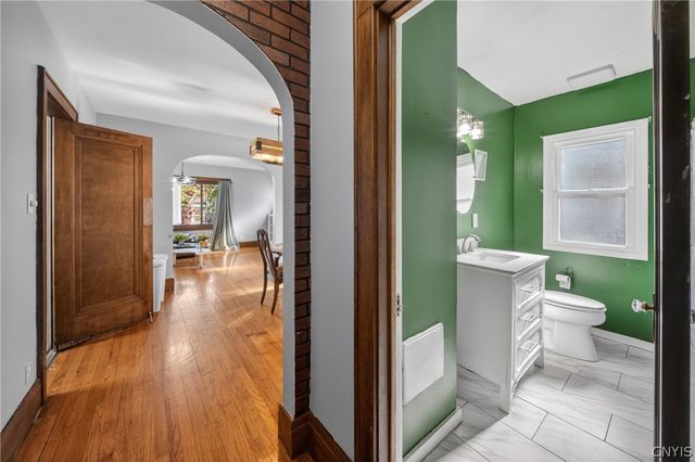 148 Winthrop Rd, Syracuse, NY 13206