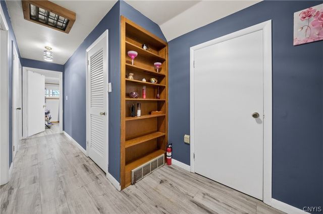 148 Winthrop Rd, Syracuse, NY 13206