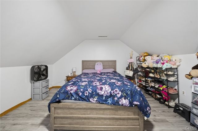 148 Winthrop Rd, Syracuse, NY 13206