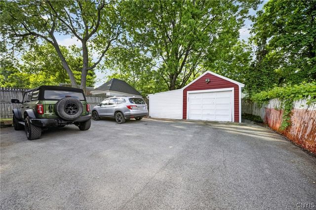 148 Winthrop Rd, Syracuse, NY 13206