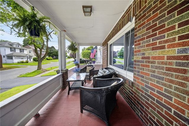 148 Winthrop Rd, Syracuse, NY 13206