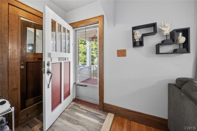 148 Winthrop Rd, Syracuse, NY 13206