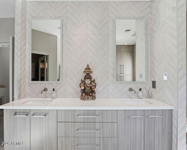 19142 E FALCON Circle, Rio Verde, AZ 85263