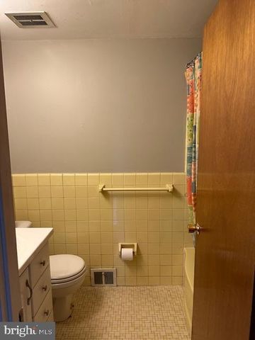 817 RENNARD CIR, Philadelphia, PA 19116