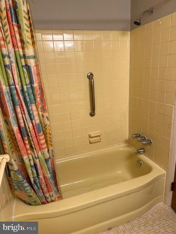 817 RENNARD CIR, Philadelphia, PA 19116