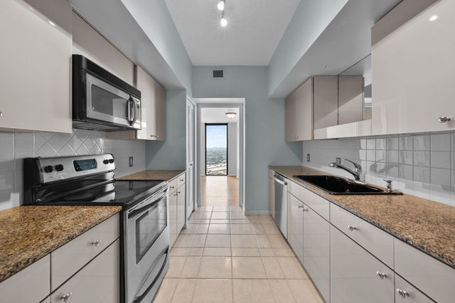 14 Greenway Plaza 17Q, Houston, TX 77046