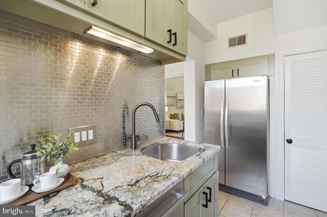 2129 NEWPORT PL NW, Washington, DC 20037